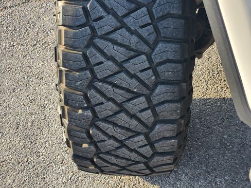 Used 2025 Jeep Wrangler Unlimited Sahara AWD/4WD image 11