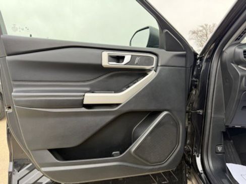 Used 2020 Ford Explorer XLT w/ Equipment Group 202A image 19