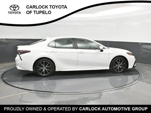 Used 2024 Toyota Camry SE w/ Convenience Package FWD image 4