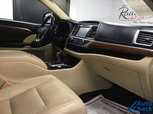 Used 2017 Toyota Highlander Limited Platinum image 42
