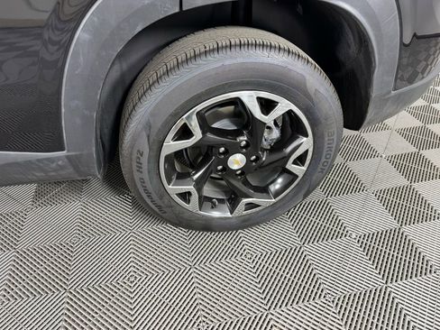 Used 2025 Chevrolet Trax LS w/ LS Convenience Package image 34