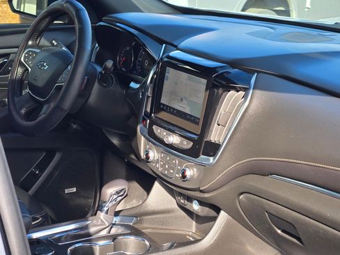 Used 2022 Chevrolet Traverse Premier w/ Redline Edition image 9