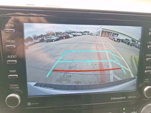 Used 2022 Toyota Highlander XLE image 26