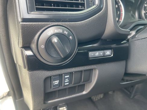 Used 2024 Nissan Titan SV w/ SV Convenience Package image 52