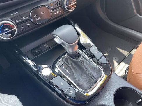 Certified 2025 Kia Soul EX FWD image 32