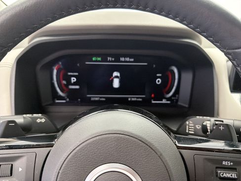 Used 2024 Nissan Rogue SL w/ SL Premium Package FWD image 7