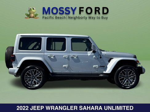Used 2022 Jeep Wrangler Unlimited Sahara AWD/4WD image 4