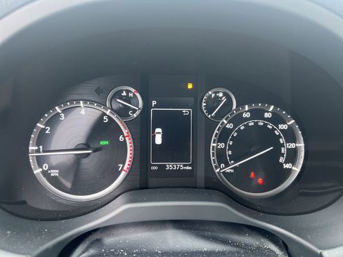 Used 2022 Lexus GX 460 Premium w/ Premium Package image 21