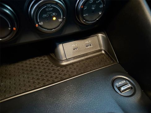 Used 2024 Nissan Z Performance w/ Heritage Edition RWD image 14