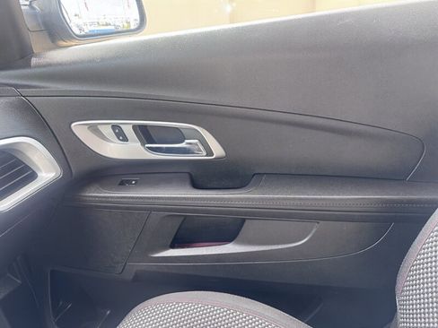 Used 2017 Chevrolet Equinox LT w/ Convenience Package image 11