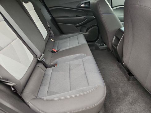 Certified 2025 Chevrolet Trax LS FWD image 23