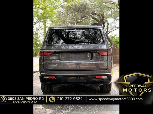 Used 2022 Jeep Wagoneer Series II AWD/4WD image 6