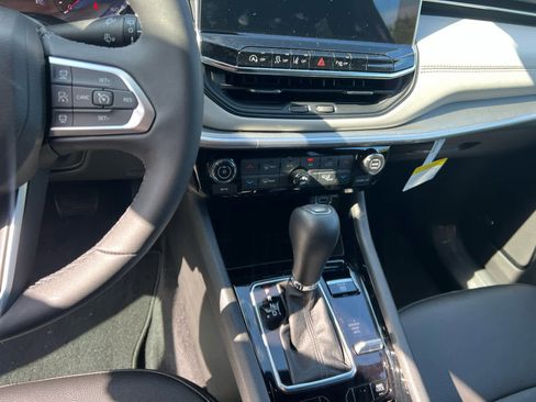 New 2025 Jeep Compass Limited w/ Sun & Sound Group image 12