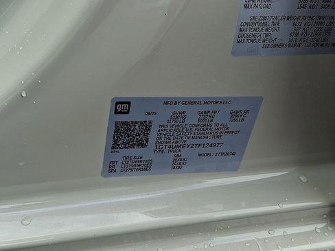 New 2026 GMC Sierra 2500 SLE w/ SLE Value Package; image 18