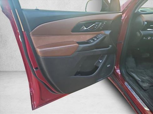 Used 2021 Chevrolet Traverse High Country image 9