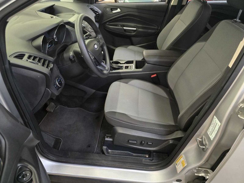 Used 2017 Ford Escape SE FWD image 5