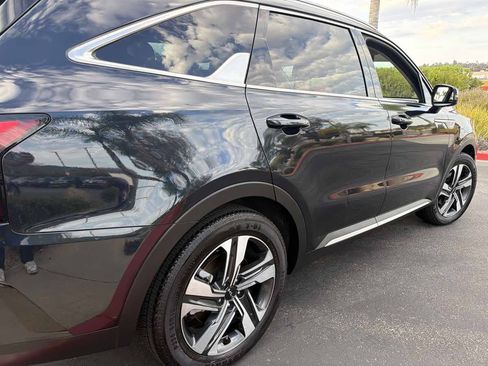 Used 2024 Kia Sorento EX AWD/4WD image 19