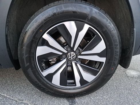 Certified 2024 Volkswagen Atlas SE image 30