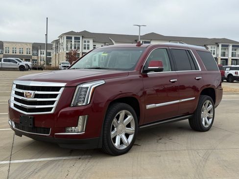 Used 2016 Cadillac Escalade Premium image 3
