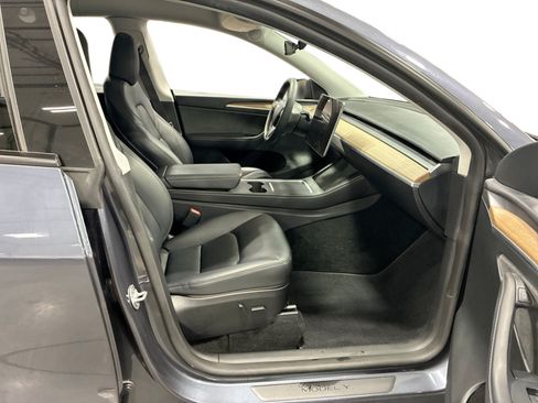 Certified 2023 Tesla Model Y Long Range AWD/4WD image 13