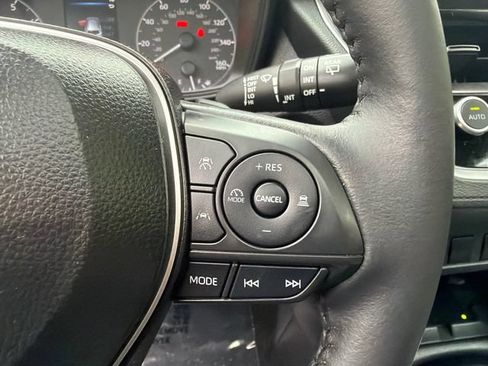 Used 2024 Toyota Corolla Cross AWD Hybrid w/ Moonroof Package image 29