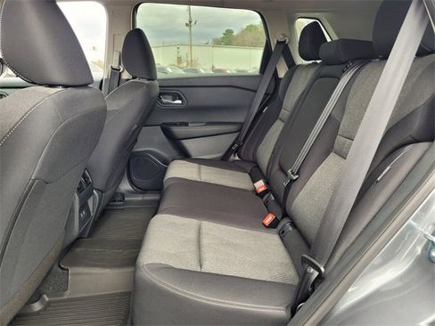 Used 2025 Nissan Rogue SV image 10