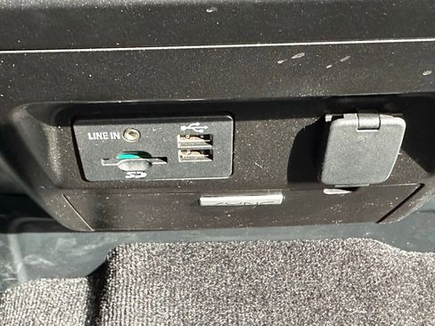 Used 2015 Ford F150 XLT w/ Equipment Group 302A Luxury image 31