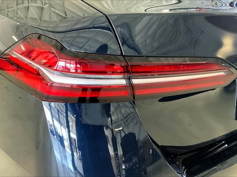 Certified 2025 BMW 530i 530i w/ M Sport Package image 14