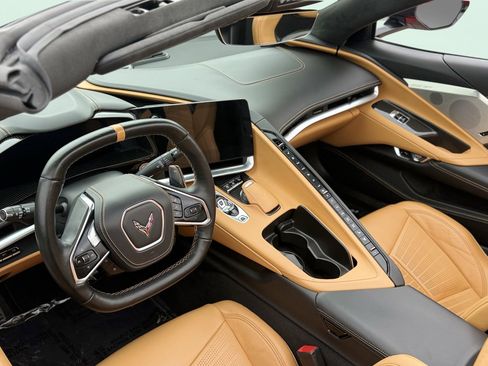 Used 2021 Chevrolet Corvette Stingray Premium Conv w/ Z51 Performance Package RWD image 3