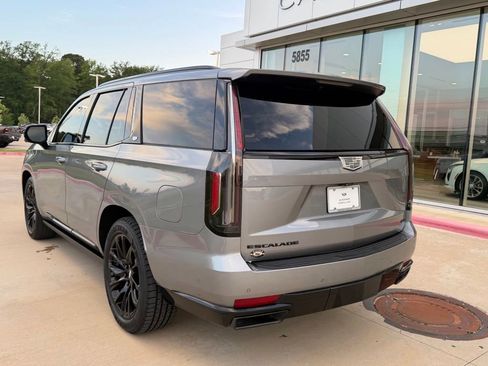 Used 2023 Cadillac Escalade Sport Platinum w/ LPO, ONYX Package AWD/4WD image 3