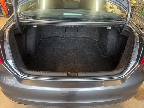 Used 2012 Volkswagen Jetta TDI FWD image 10