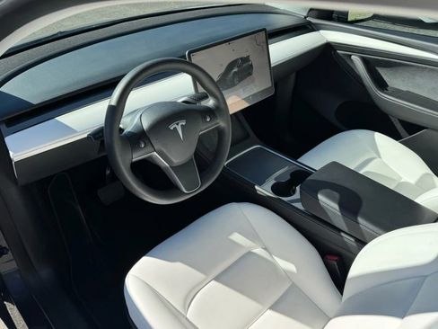 Used 2023 Tesla Model Y Long Range image 10