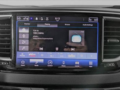 Used 2024 Chrysler Pacifica Touring-L FWD image 29