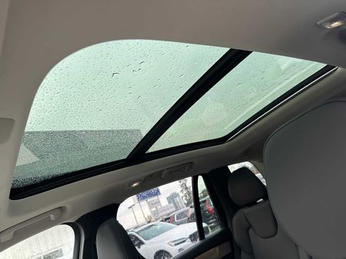 Certified 2025 Volvo XC90 B6 Plus image 24