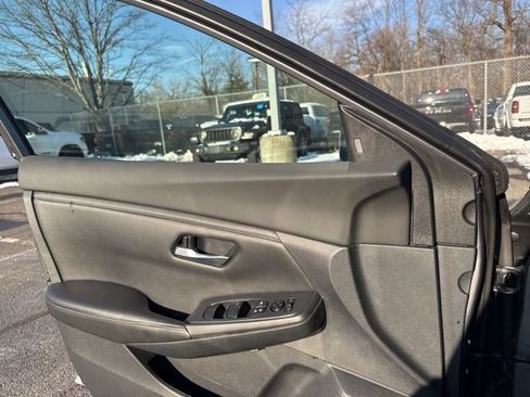 Used 2022 Nissan Sentra SV w/ Lighting Package image 37