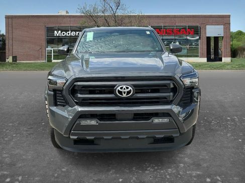 Used 2024 Toyota Tacoma SR5 AWD/4WD image 6