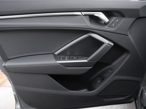 Certified 2025 Audi Q3 2.0T Premium w/ Convenience Package image 18