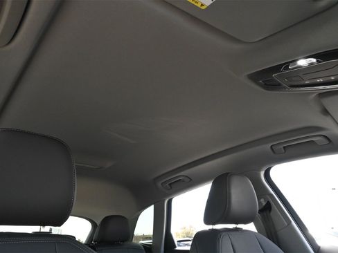 Used 2025 Audi Q5 Premium w/ Convenience Package image 23