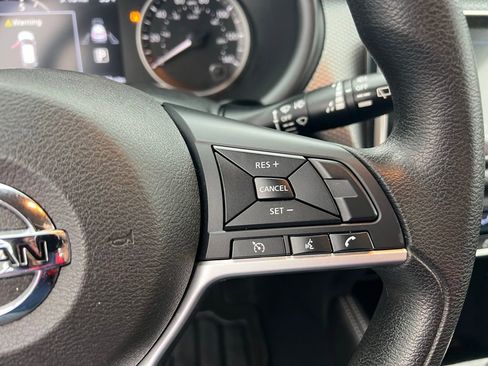 Used 2019 Nissan Kicks SV FWD image 33