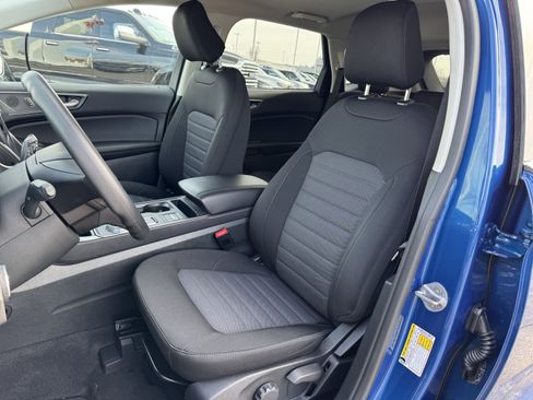 Used 2024 Ford Edge SE image 25