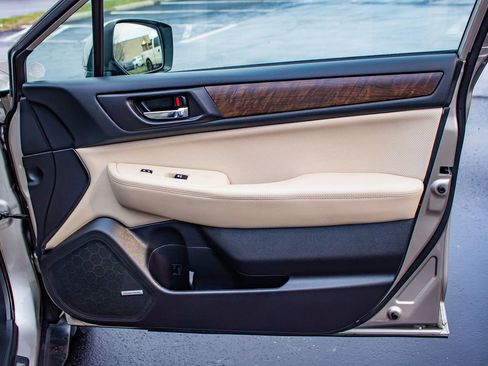 Used 2016 Subaru Outback 2.5i Limited image 21