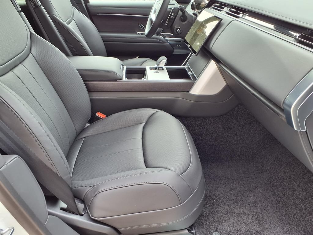 New 2026 Land Rover Range Rover Long Wheelbase SE AWD/4WD image 7