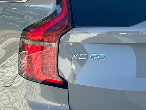 New 2026 Volvo XC90 B5 Plus AWD/4WD image 23