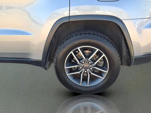 Used 2020 Jeep Grand Cherokee Limited w/ Luxury Group II RWD image 25