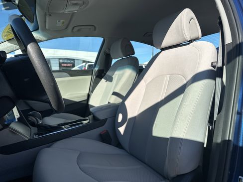 Used 2017 Hyundai Sonata SE image 25