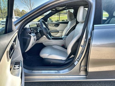 Used 2024 Mercedes-Benz C 300 Sedan image 2