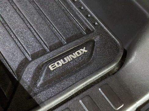 Used 2023 Chevrolet Equinox LT FWD image 28