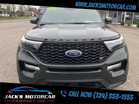 Used 2023 Ford Explorer ST w/ Technology Package image 8