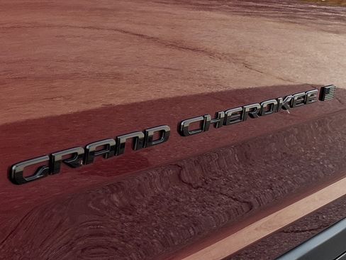 Used 2023 Jeep Grand Cherokee L Limited w/ Luxury Tech Group II image 33