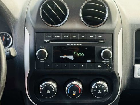 Used 2014 Jeep Compass Latitude AWD/4WD image 19